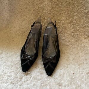 Merona Leather Suede Black with fabric bow and trim sling back3”heels shoes SZ10